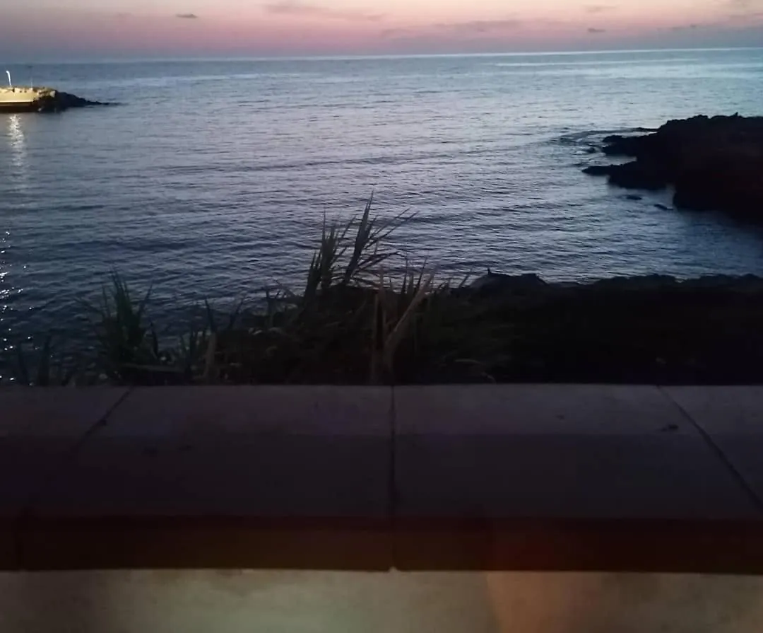La Terrazza Sul Mare Monolocale Con Terrazza Vicino Aereoporto&Mare Sicilian Vintage Style Beach House Cinisi Guest house